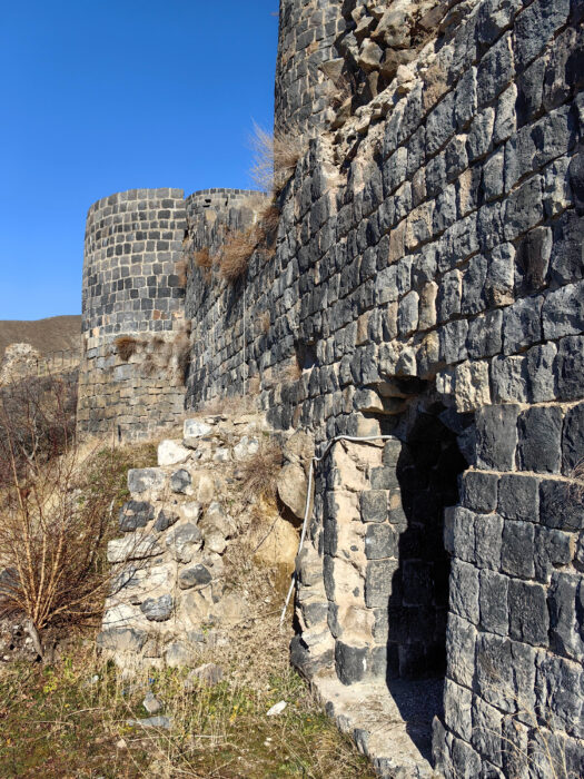Армения. Бжни. Выход из потайного хода в западной стене