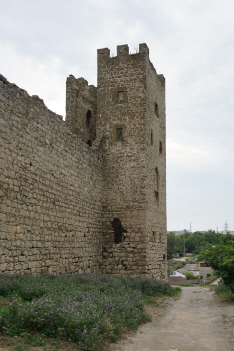 Крым. Феодосия. Башня Климента от южной стены