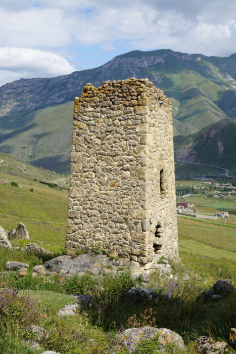 Северная Осетия. Цимити. Башня в восточной части селения