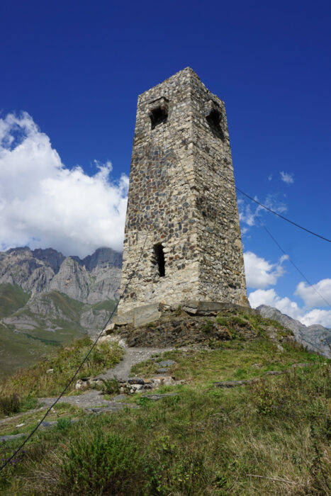 Северная Осетия. Тагаурия. Даргавс, башня Аликовых