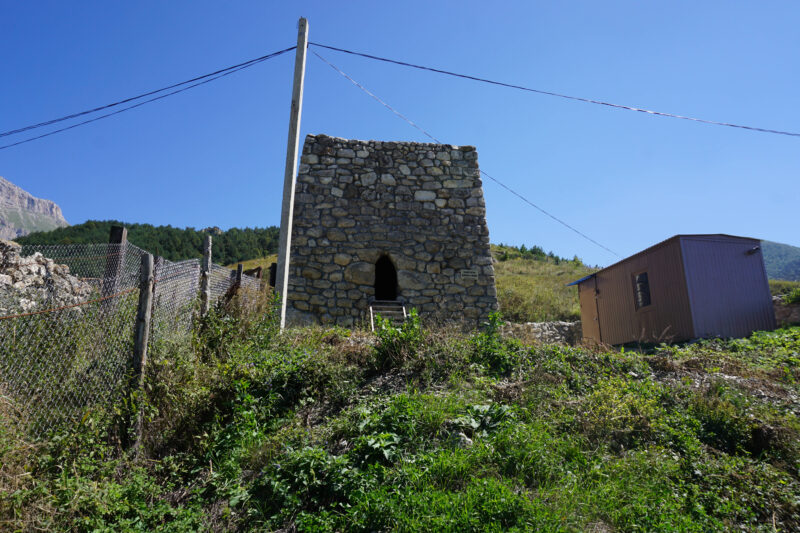 Северная Осетия. Урсдонское ущелье, селение Цамад, Башня Кайтовых