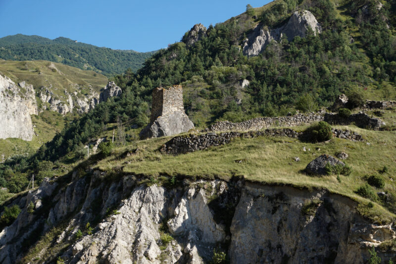 Северная Осетия. Урсдонское ущелье. Инжинта. Башня Зембатовых